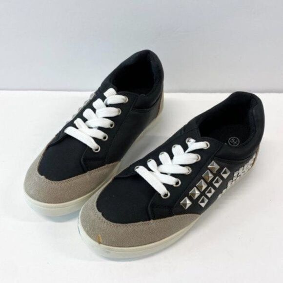 Nature Breeze Comfy Closed Toe Lace Up Sneakers with Rivet - Picture 2 of 7